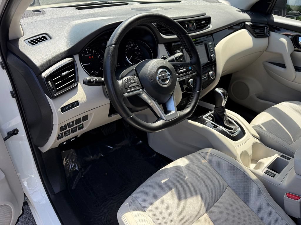 Certified 2022 Nissan Rogue Sport SL w/ Premium Package AWD/4WD image 14