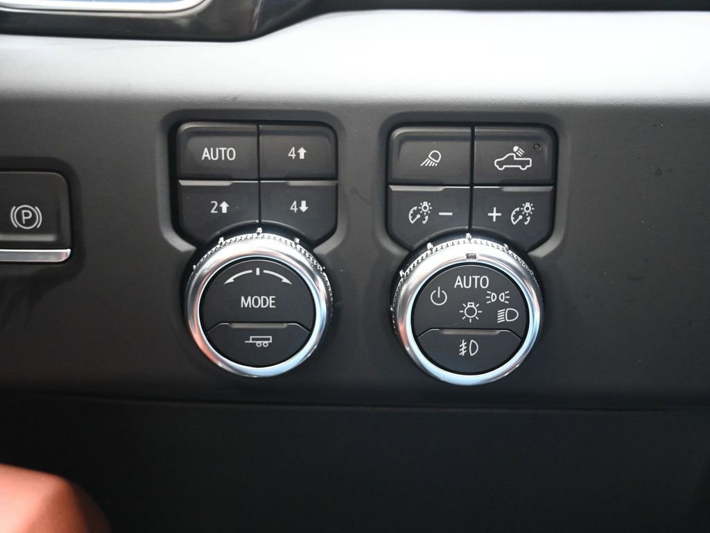 Used 2024 GMC Sierra 3500 Denali Ultimate image 41