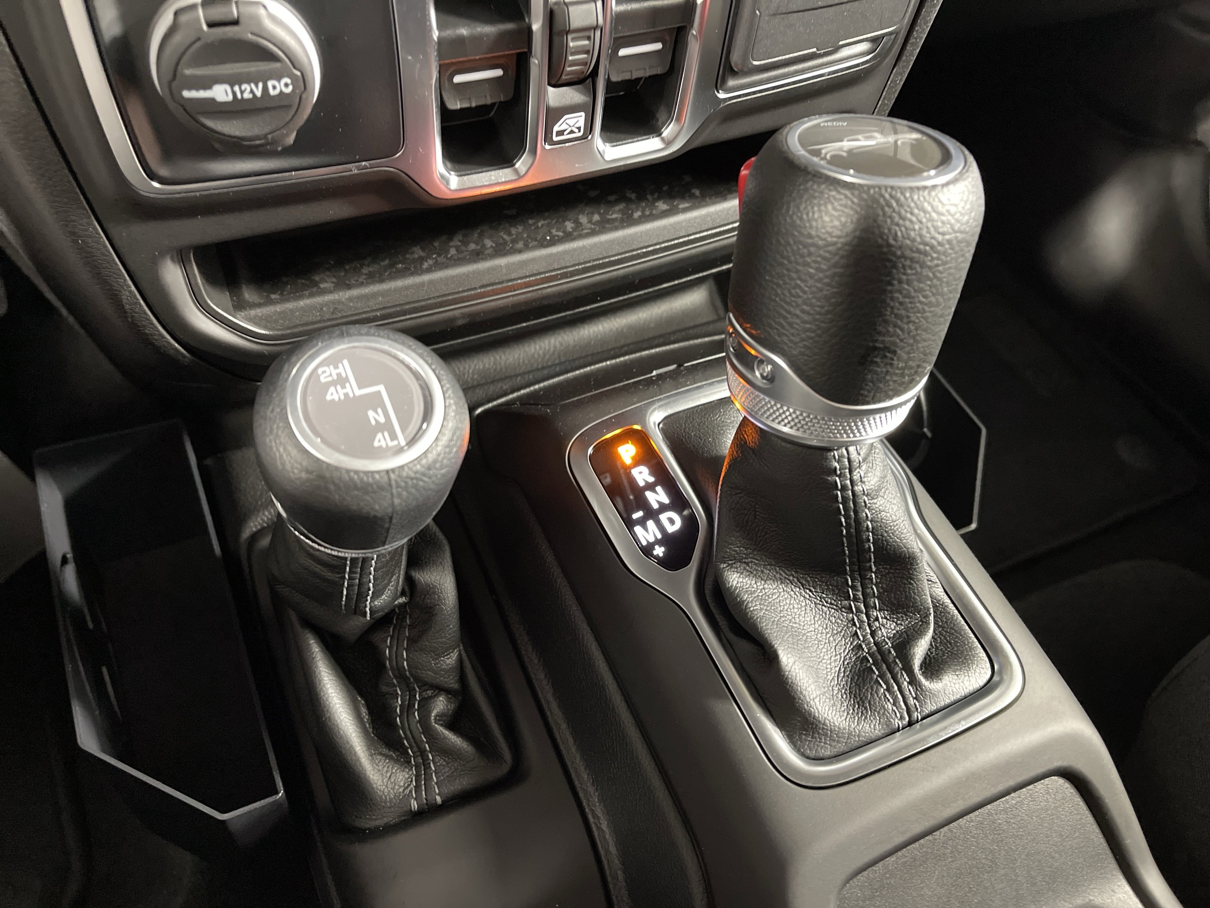 Used 2025 Jeep Gladiator Sport image 25