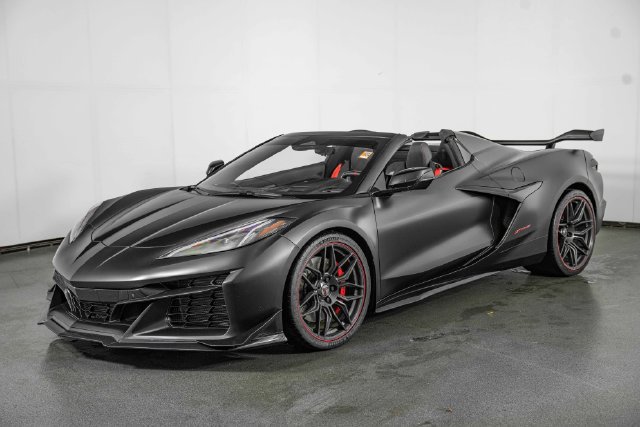 Used 2024 Chevrolet Corvette Z06 RWD image 4