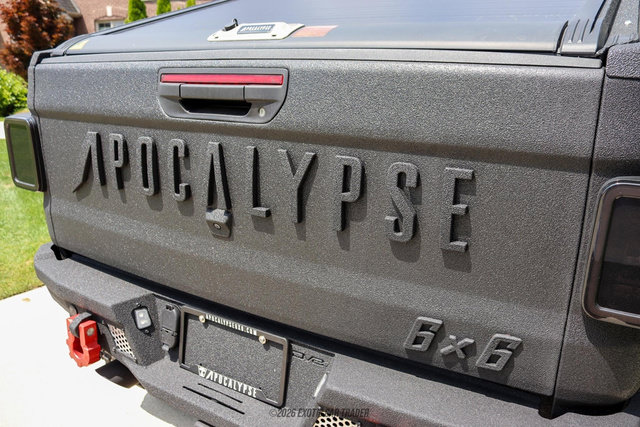 Used 2025 Jeep Gladiator Sport AWD/4WD image 90