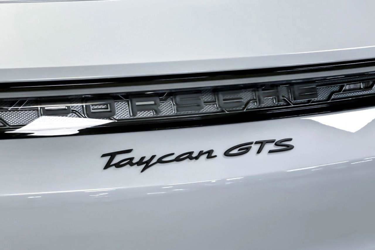 New 2025 Porsche Taycan GTS image 99
