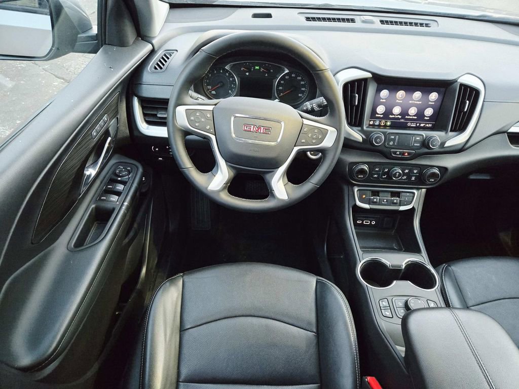 Used 2024 GMC Terrain SLT image 10