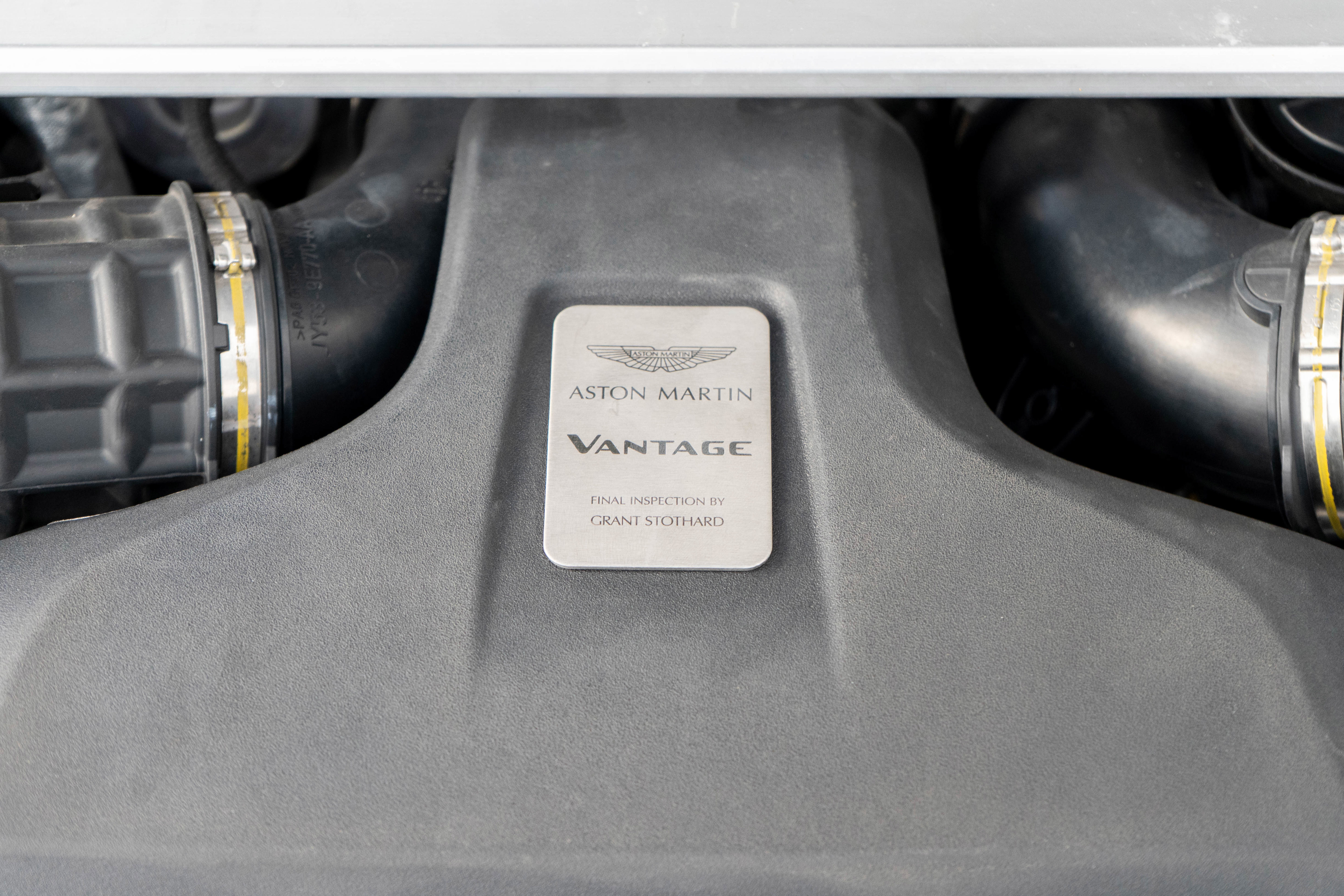 Used 2020 Aston Martin V8 Vantage Coupe RWD image 31