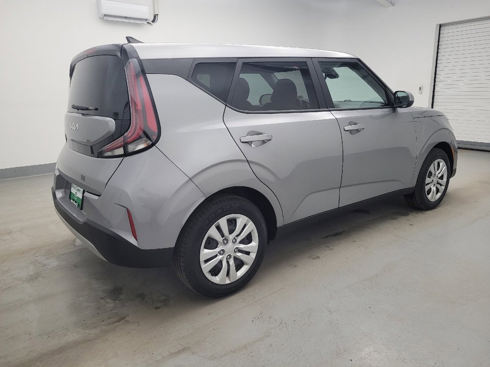 Used 2025 Kia Soul LX FWD image 10