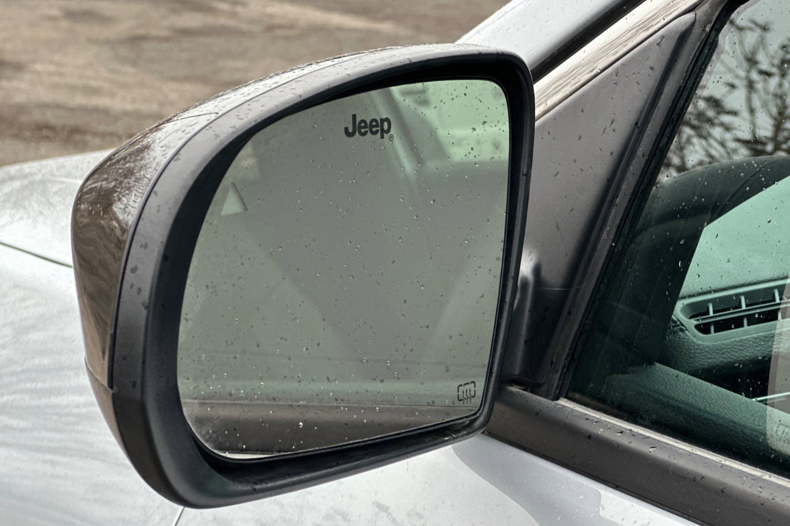 Used 2024 Jeep Compass Latitude image 50