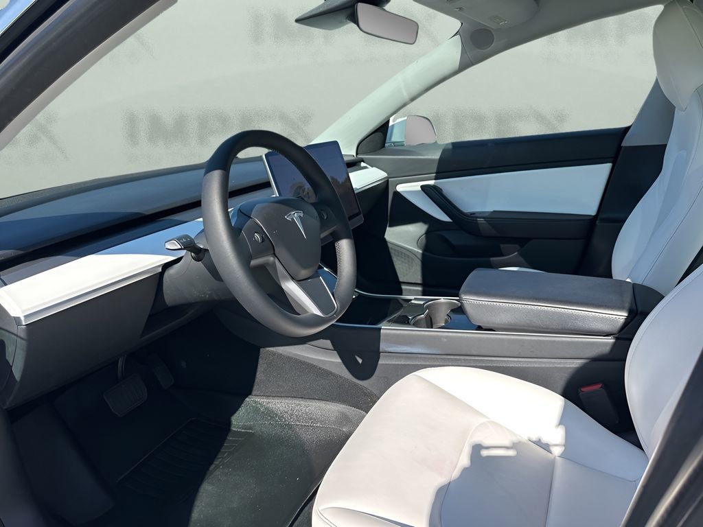 Used 2020 Tesla Model 3 Standard Range Plus image 9
