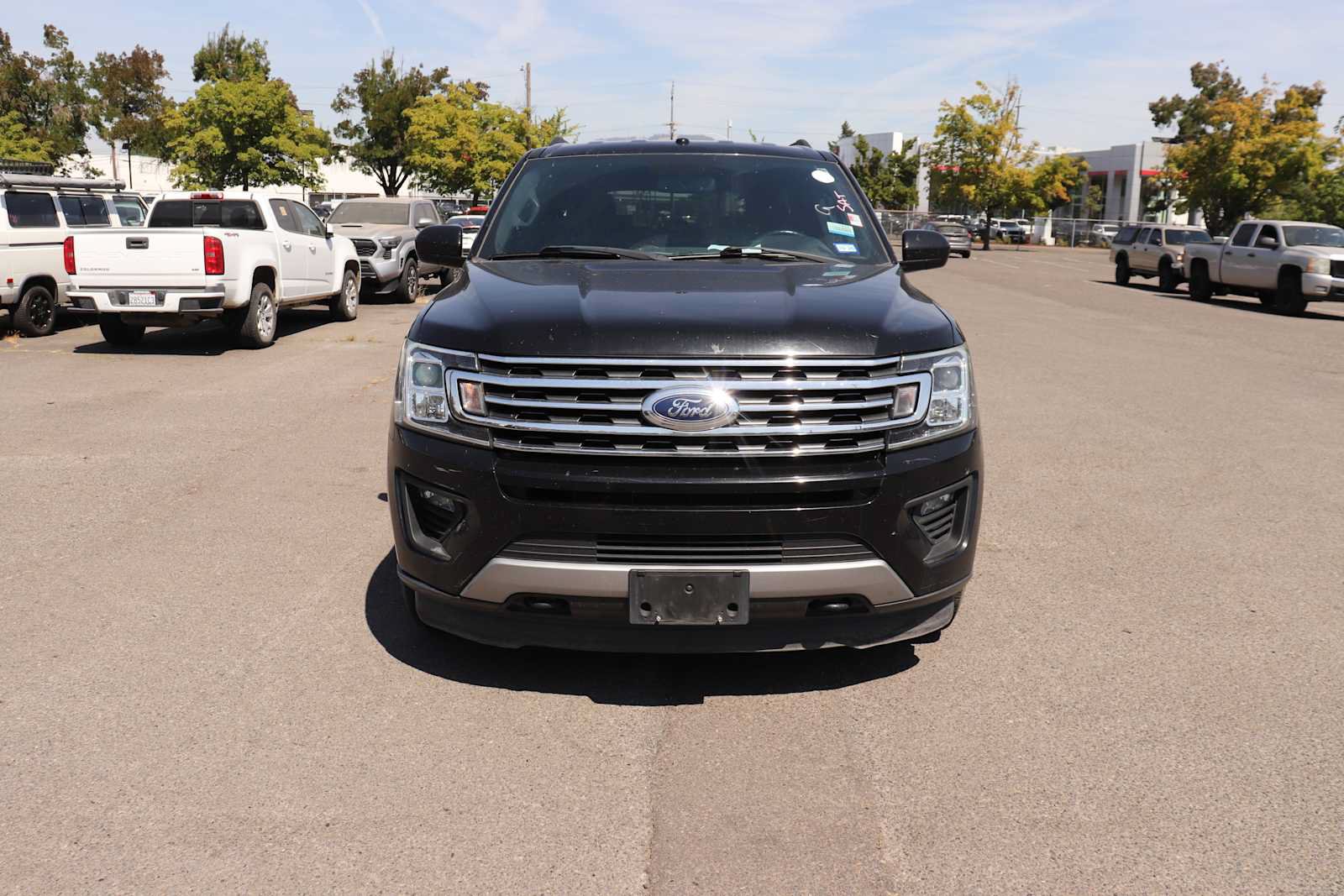 Used 2018 Ford Expedition Max XLT AWD/4WD image 2