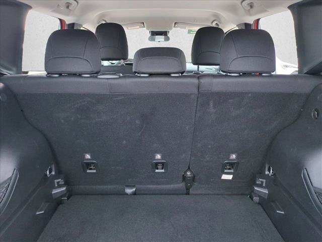 Used 2019 Jeep Renegade Latitude FWD image 6