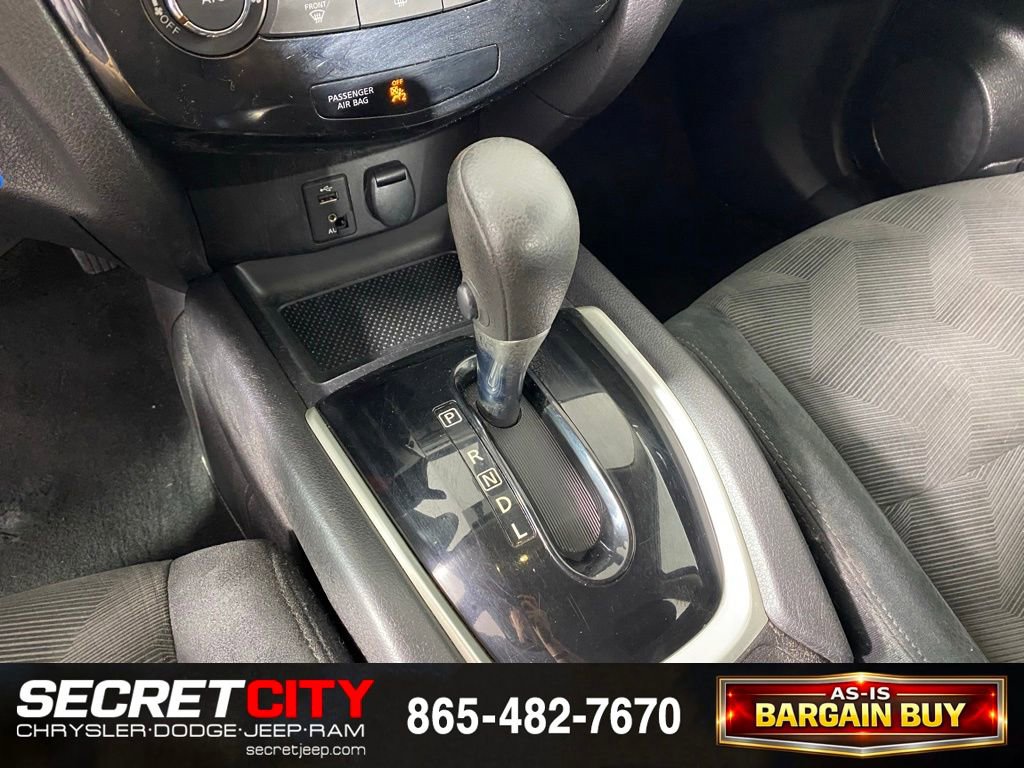 Used 2015 Nissan Rogue S image 22