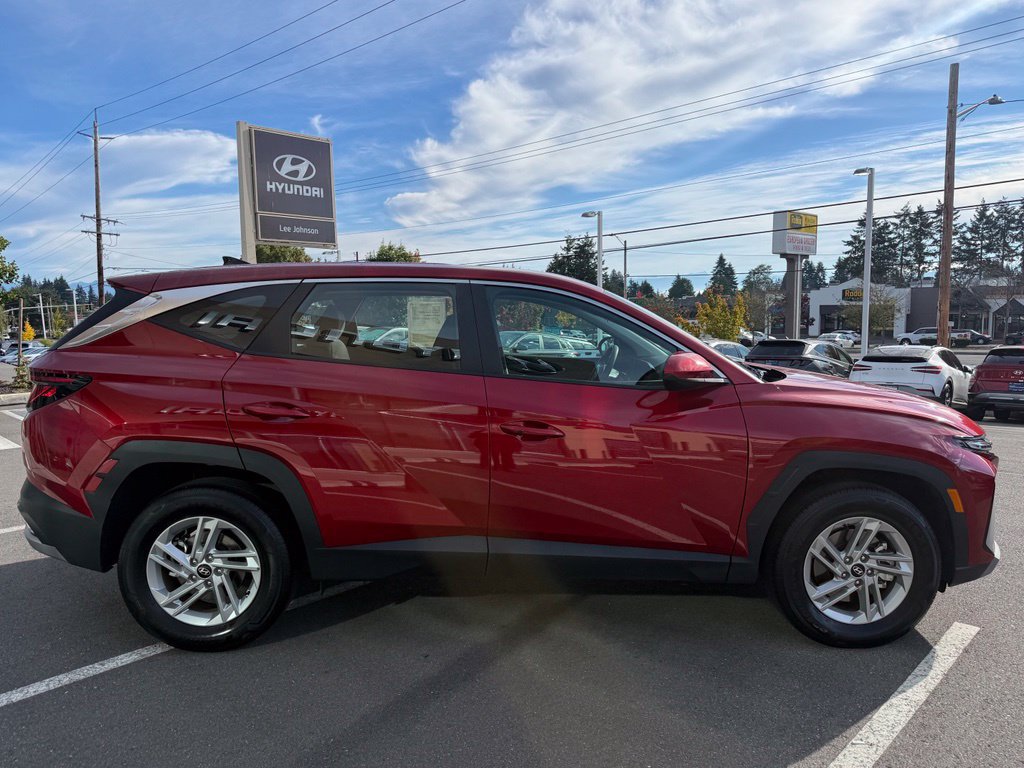Certified 2025 Hyundai Tucson SE AWD/4WD image 6