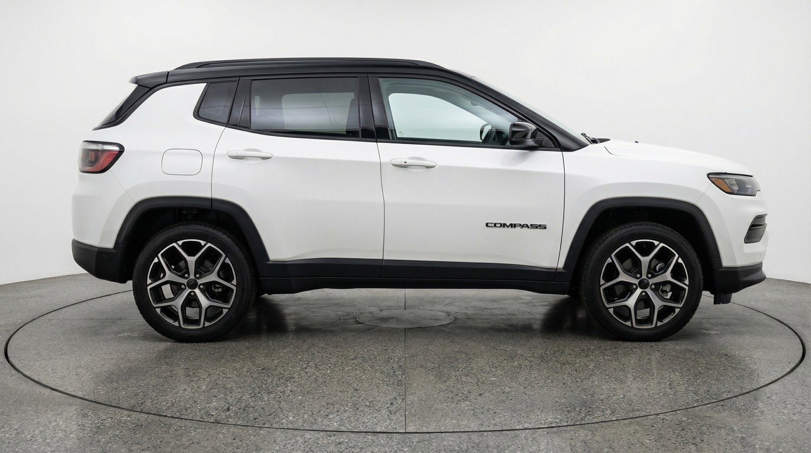 Used 2025 Jeep Compass Limited image 11