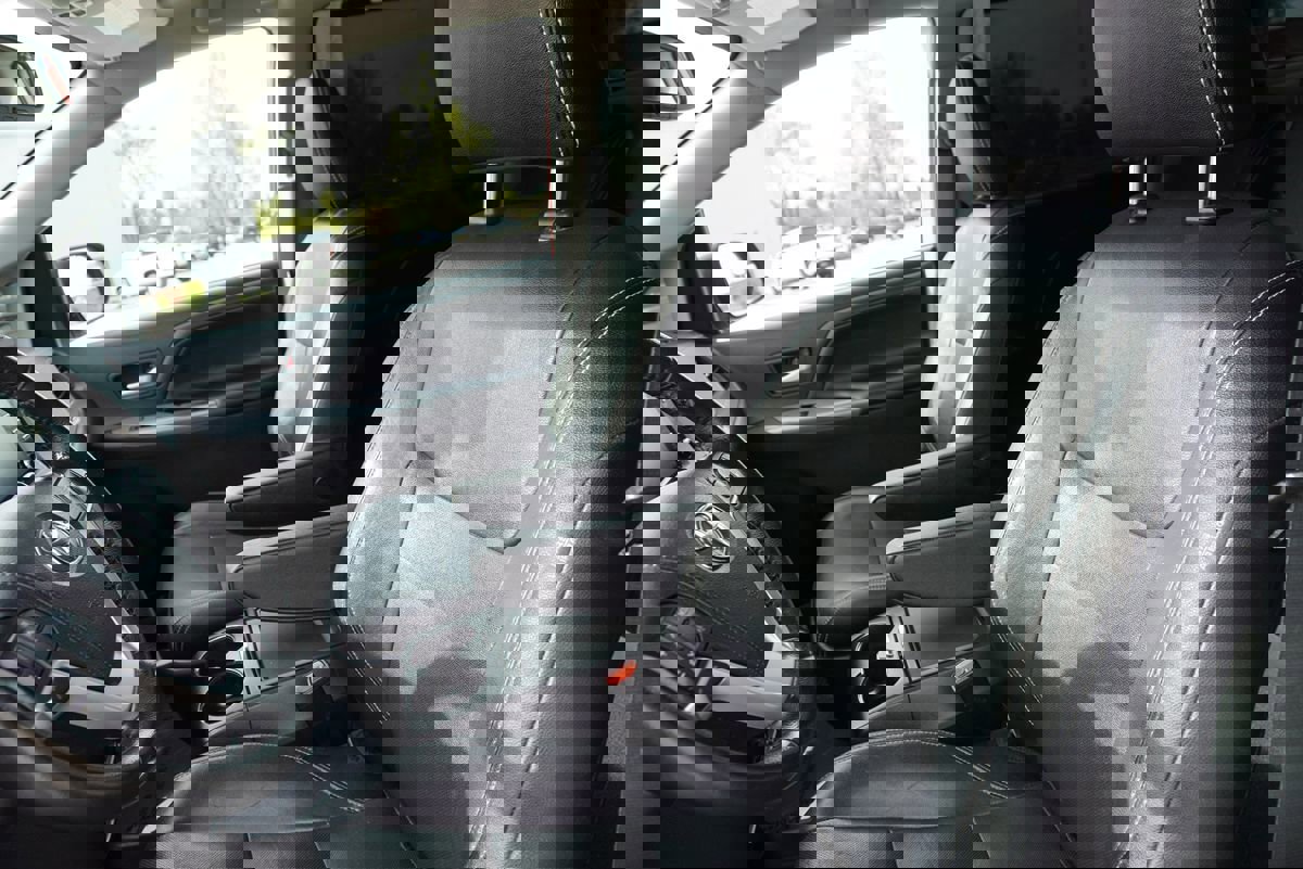 Used 2020 Toyota Sienna SE image 27