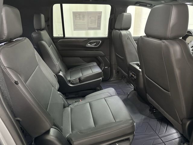 Used 2024 Chevrolet Suburban Z71 w/ Luxury Package AWD/4WD image 18