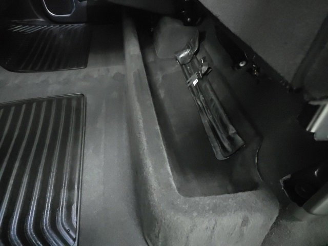 Used 2024 GMC Sierra 1500 Elevation image 12