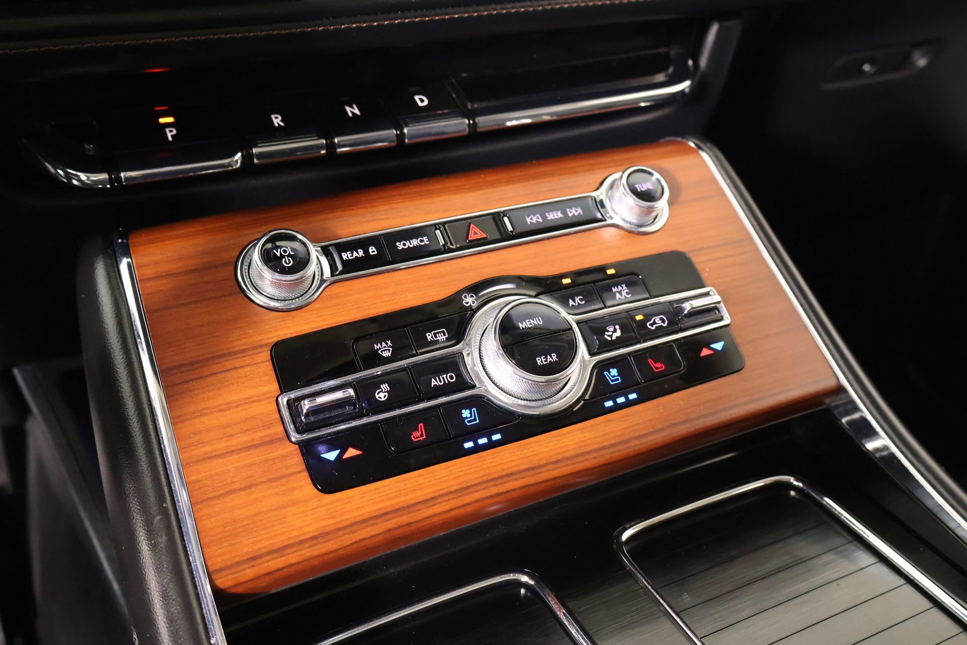 Used 2021 Lincoln Aviator Reserve w/ Equipment Group 202A image 8