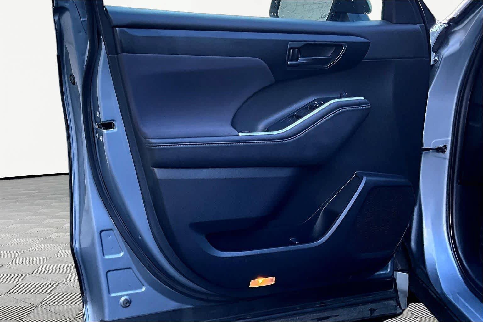 Certified 2020 Toyota Highlander LE FWD image 22