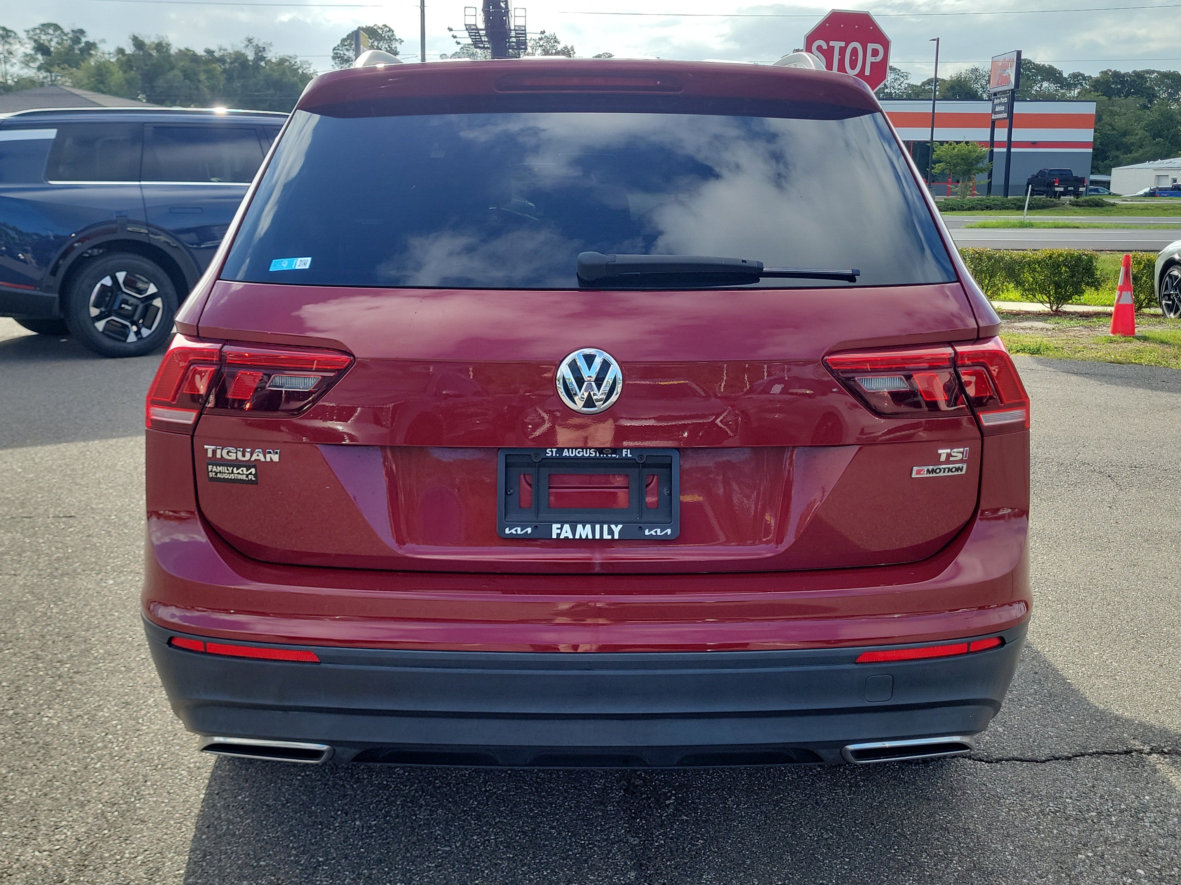 Used 2018 Volkswagen Tiguan S w/ 3rd Row Seat Package AWD/4WD image 5