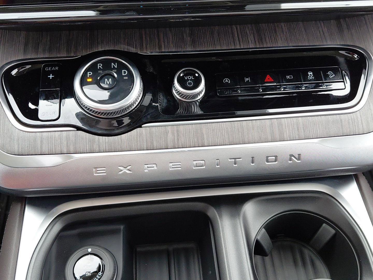 New 2026 Ford Expedition Platinum w/ Platinum Ultimate Package AWD/4WD image 48