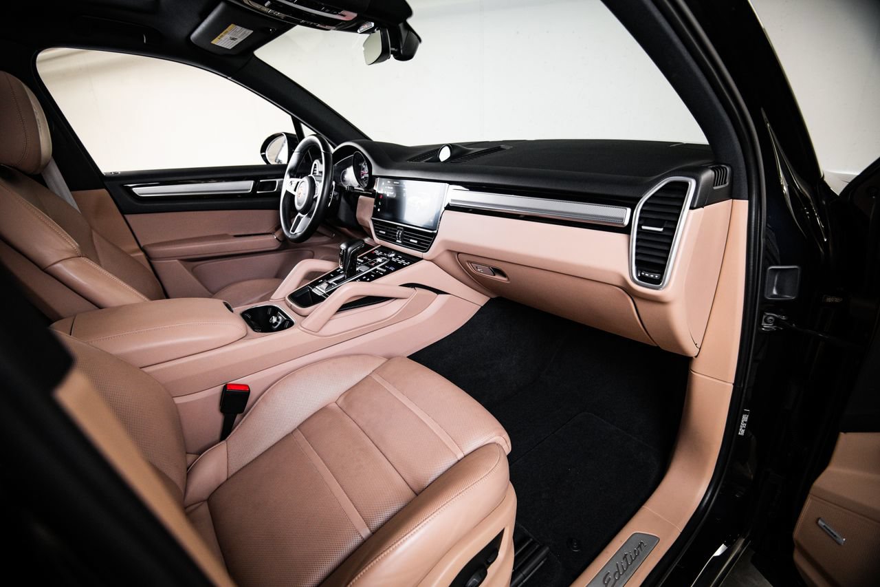 Certified 2023 Porsche Cayenne Platinum Edition AWD/4WD image 28