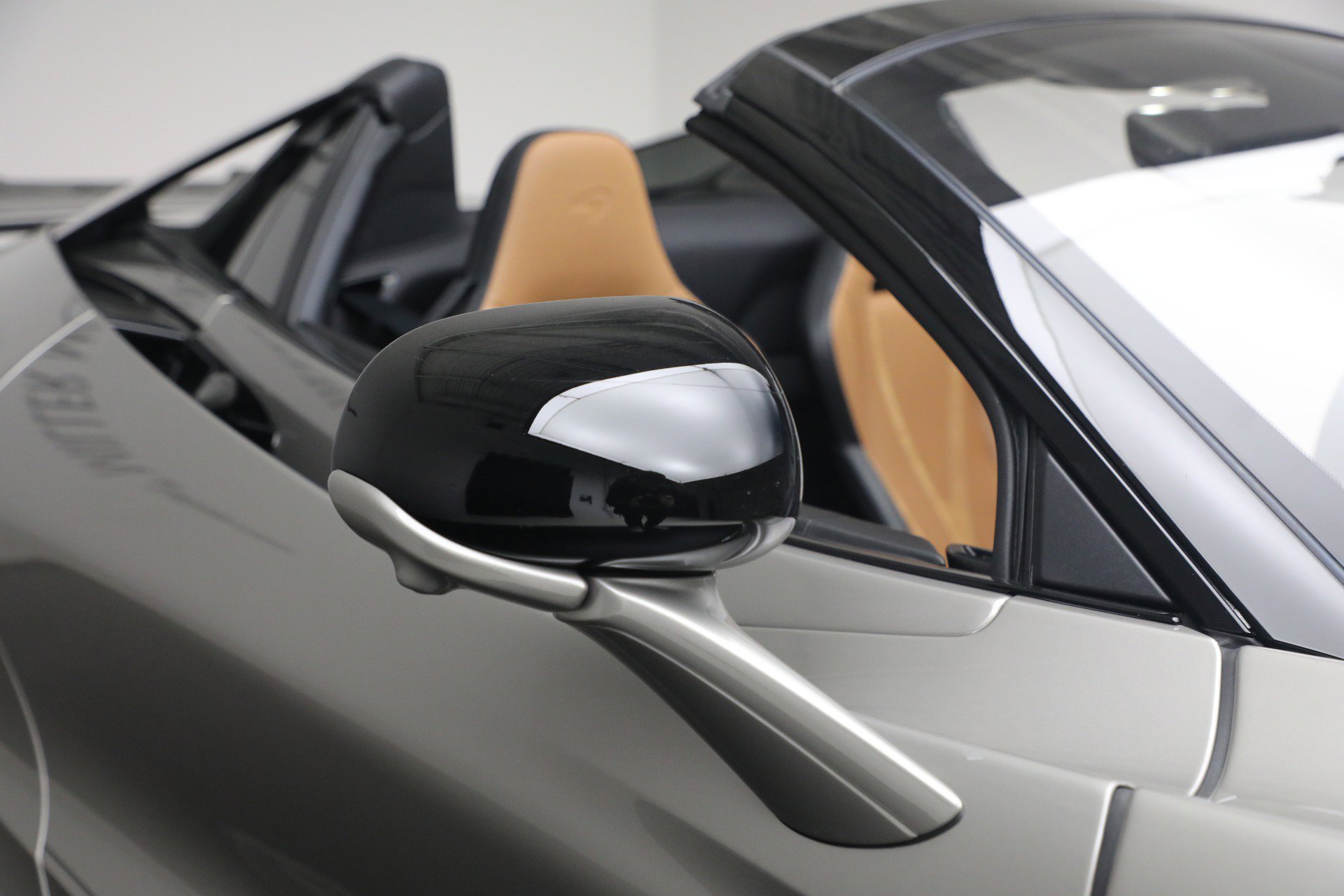 Used 2025 McLaren 750S Spider image 40