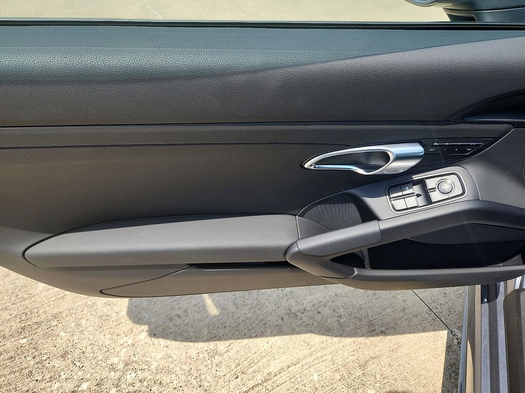 New 2025 Porsche 718 Cayman image 9