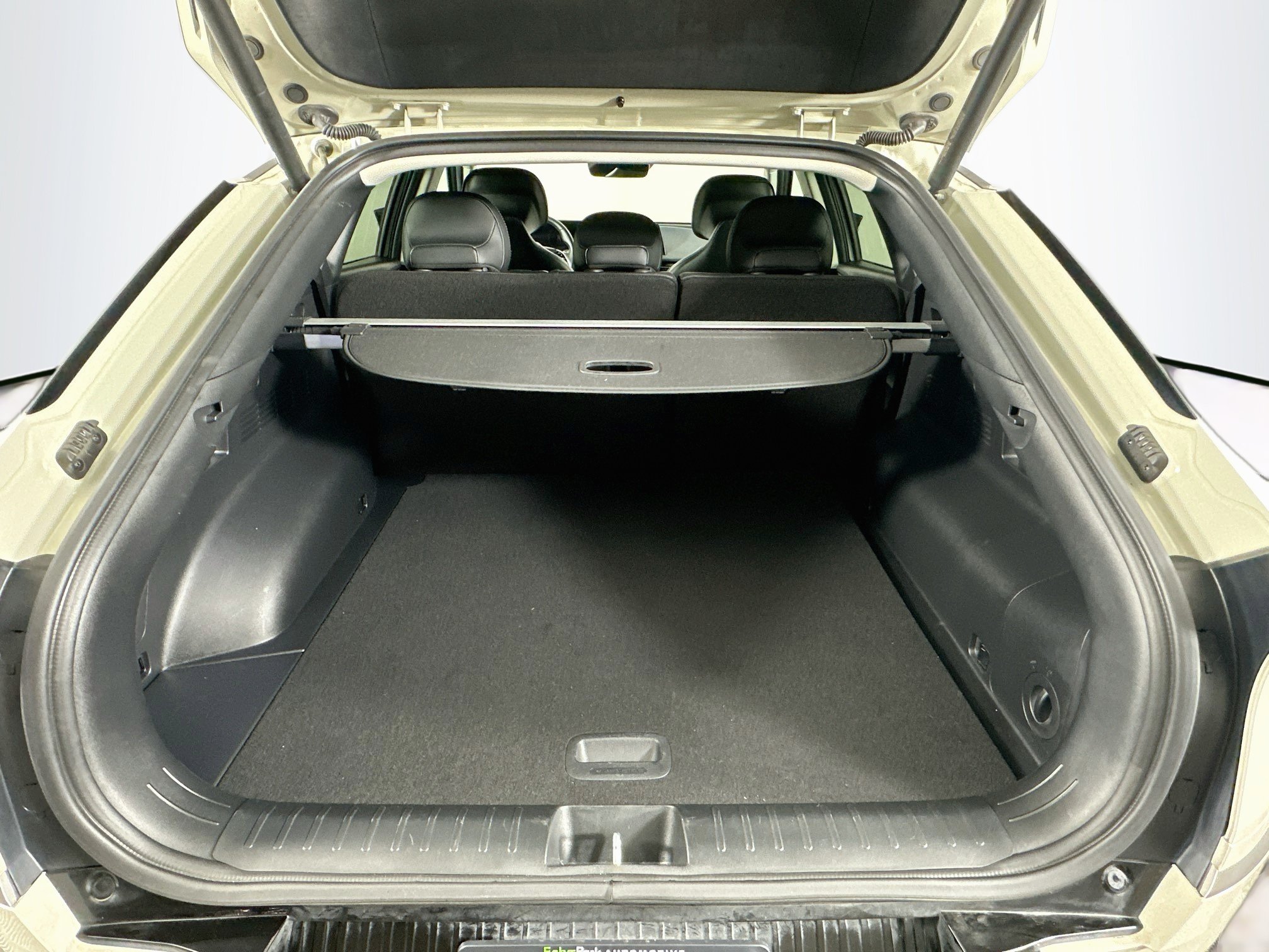 Used 2022 Kia EV6 Wind RWD image 28