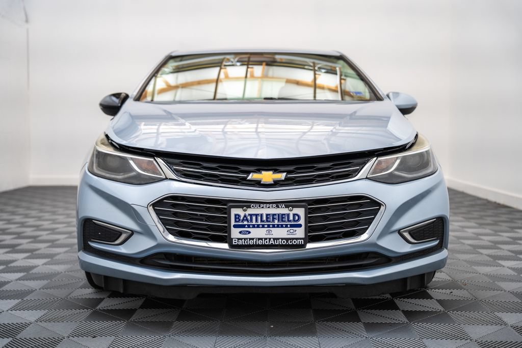 Used 2018 Chevrolet Cruze Premier w/ Enhanced Convenience Package FWD image 2