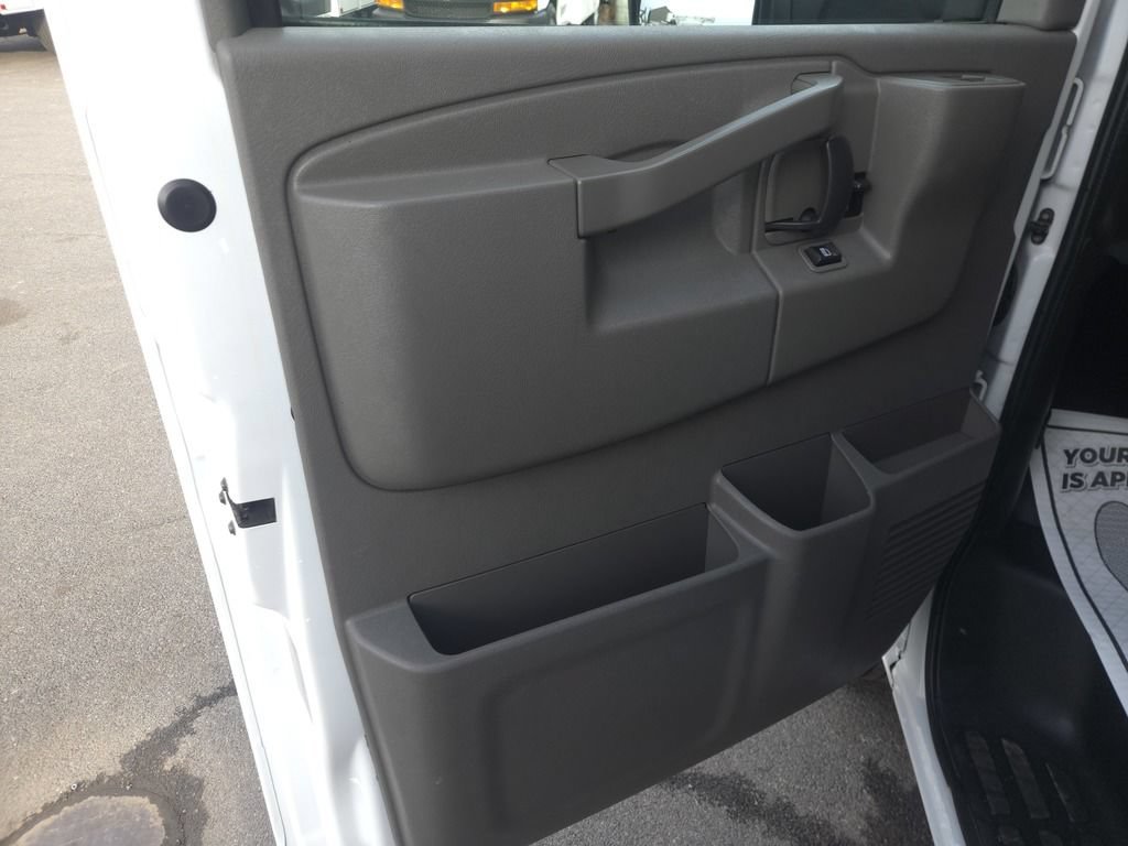 Used 2020 Chevrolet Express 3500 w/ Power Convenience Package RWD image 14