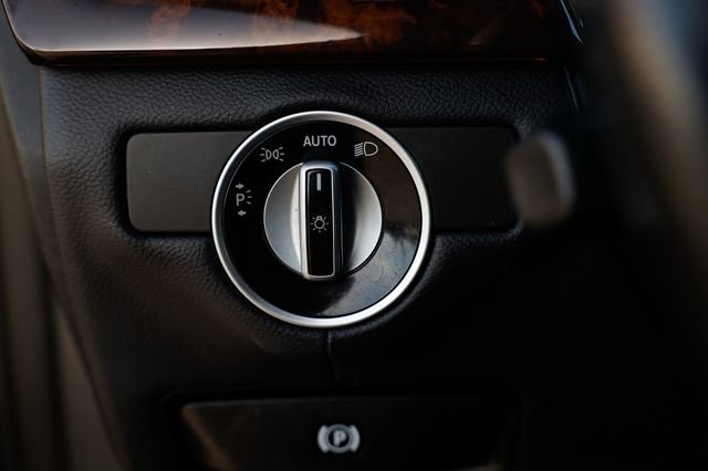 Used 2012 Mercedes-Benz CLS 550 4MATIC w/ Premium I Pkg image 54