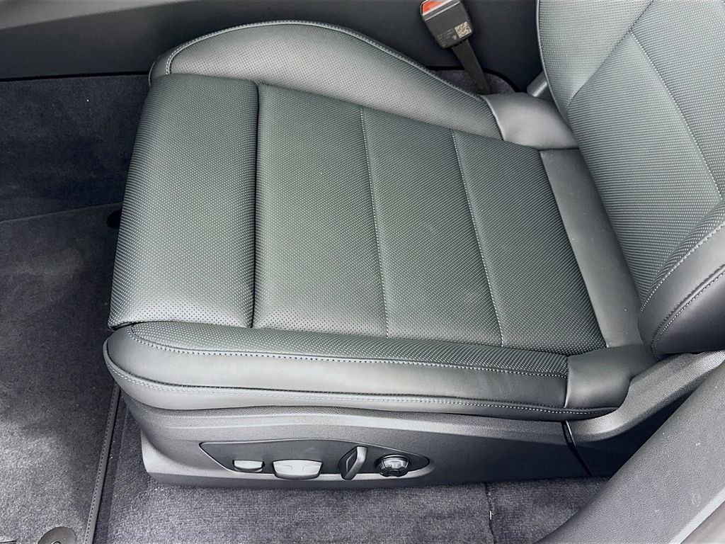 New 2026 Porsche Macan Electric image 13