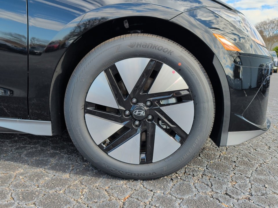 New 2025 Hyundai Ioniq 6 SE image 25