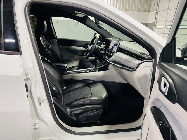 Used 2024 Jeep Compass Latitude image 33