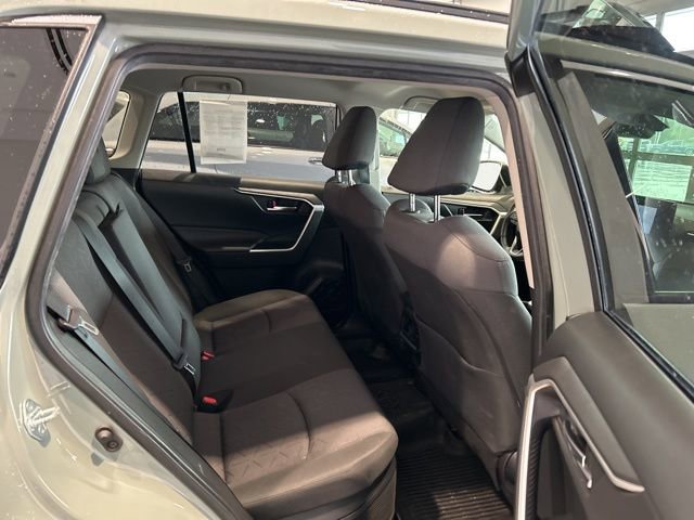 Used 2021 Toyota RAV4 XLE w/ XLE Grade Weather Package AWD/4WD image 16