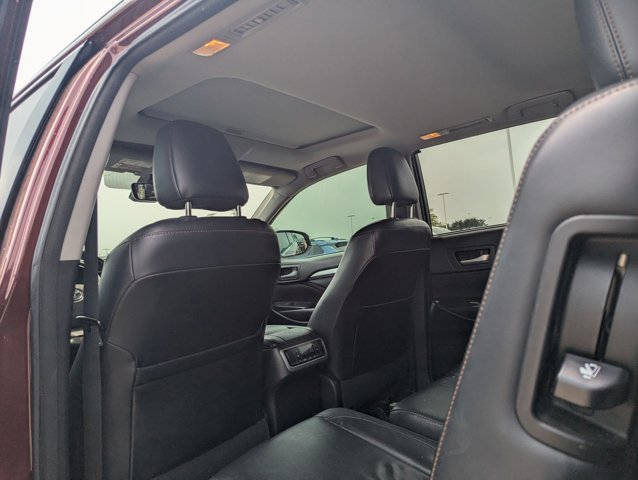 Used 2017 Toyota Highlander XLE FWD image 13