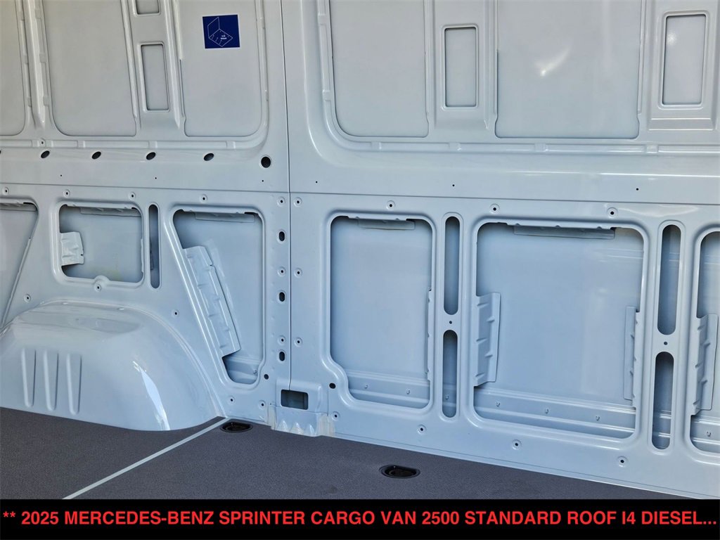 Used 2025 Mercedes-Benz Sprinter 2500 image 18
