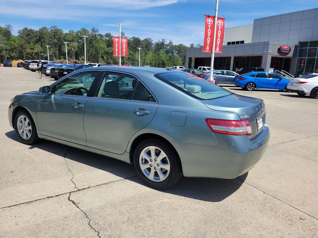 Used 2011 Toyota Camry LE w/ LE Extra-Value Pkg image 3