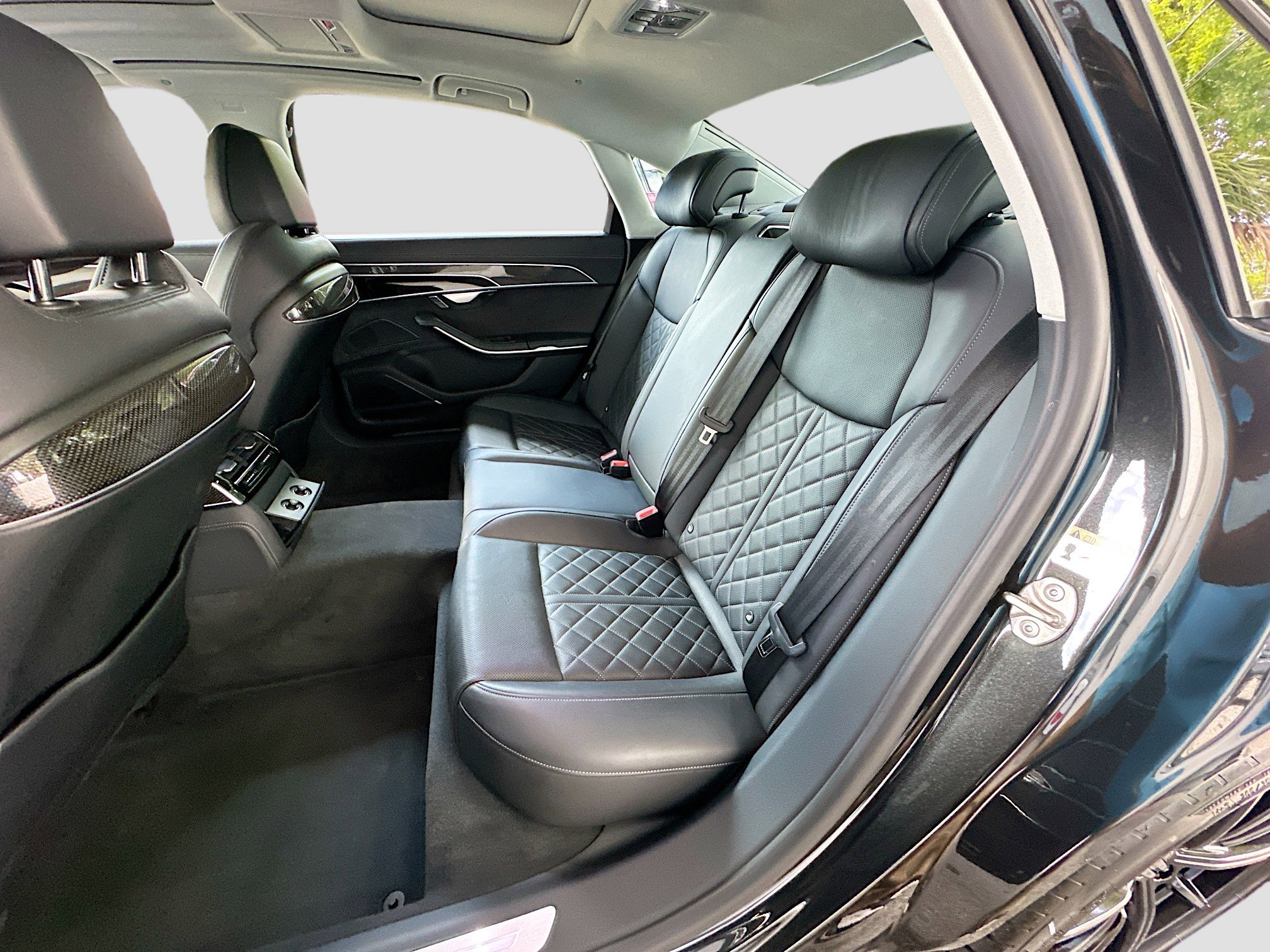 Used 2022 Audi S8 AWD/4WD image 26