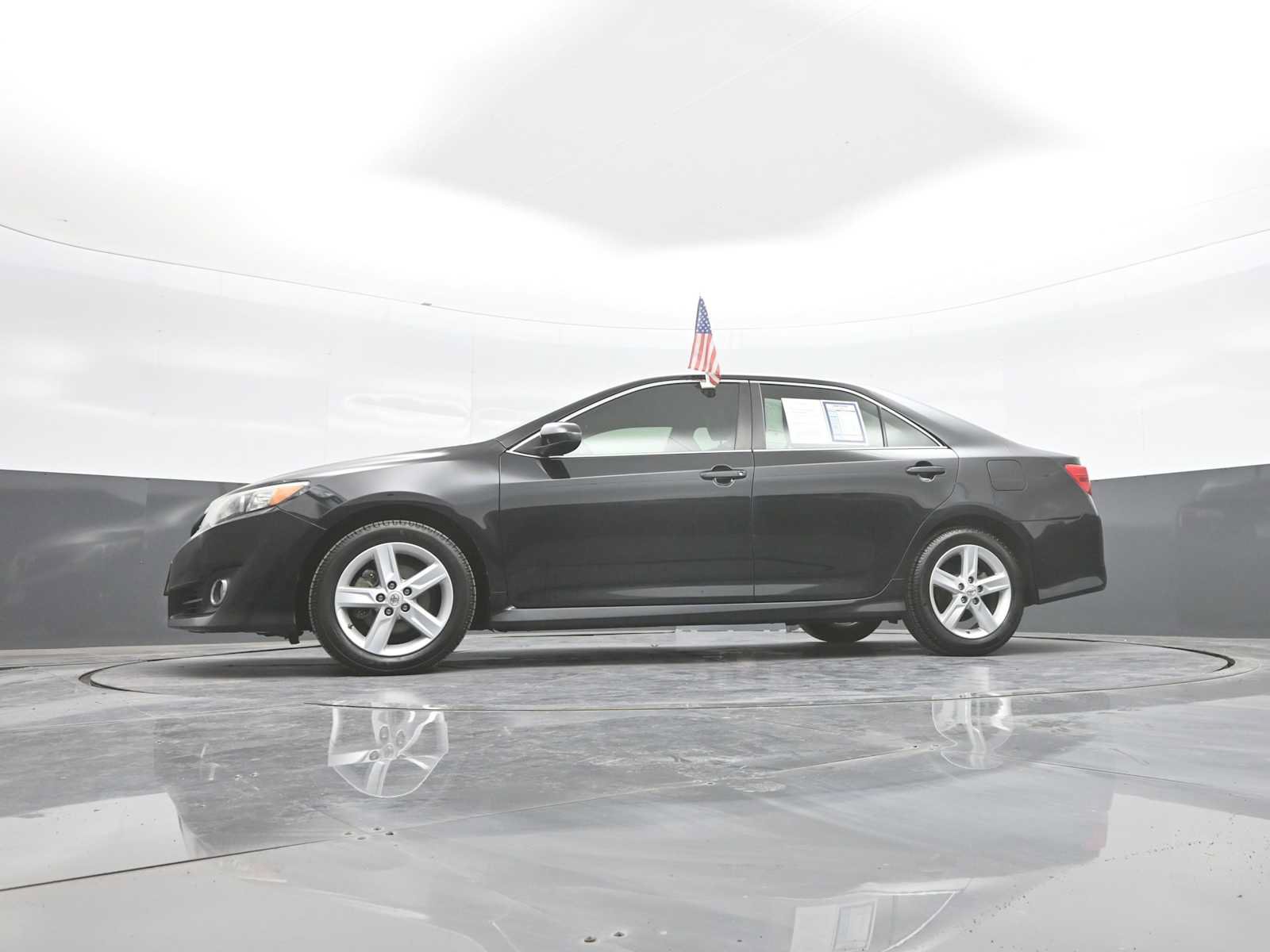 Used 2014 Toyota Camry SE FWD image 72