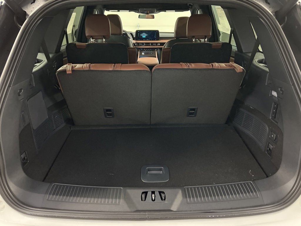 Used 2026 Lincoln Aviator Reserve w/ Illumination Package image 37