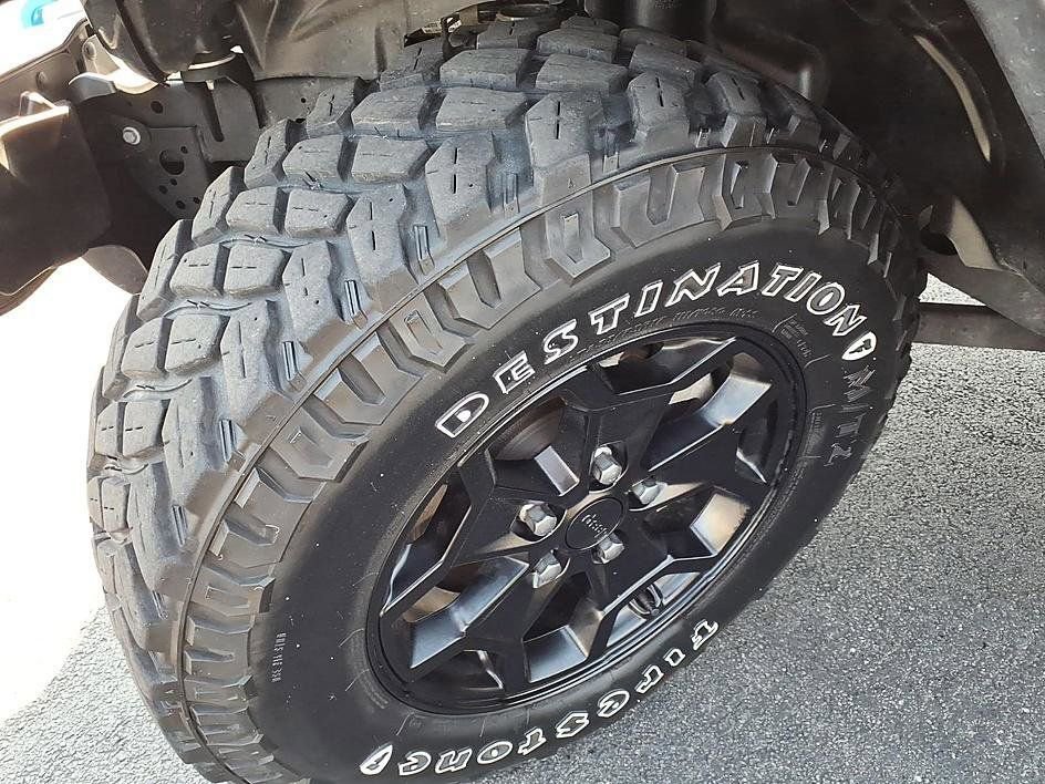 Used 2023 Jeep Wrangler Unlimited w/ Cold Weather Group image 9