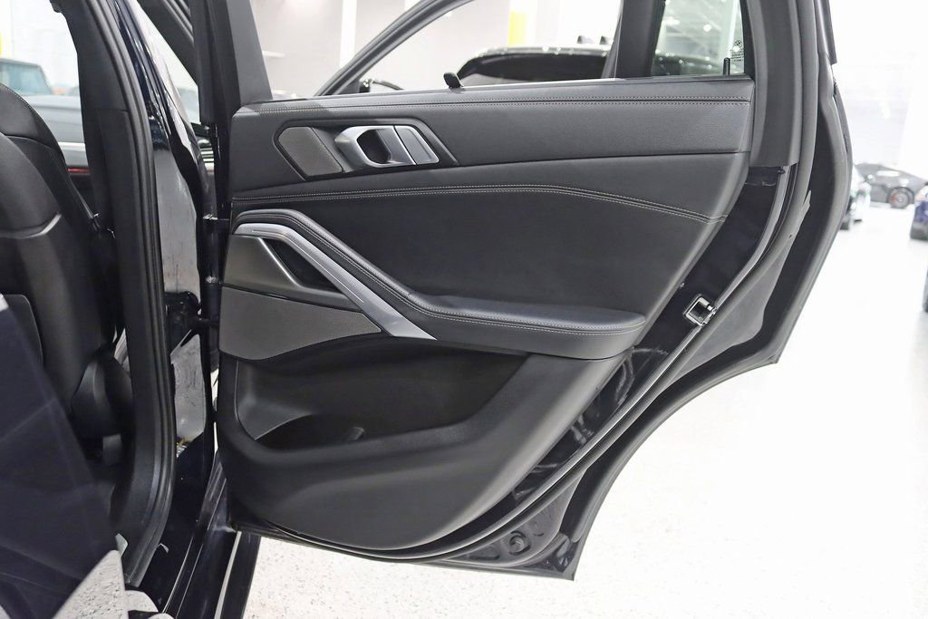 Used 2023 BMW X6 xDrive40i w/ Executive Package image 40