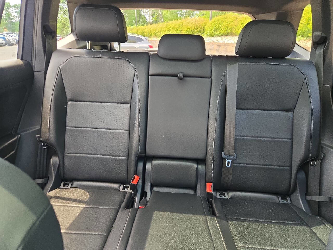 Used 2020 Volkswagen Tiguan SE R-Line AWD/4WD image 29