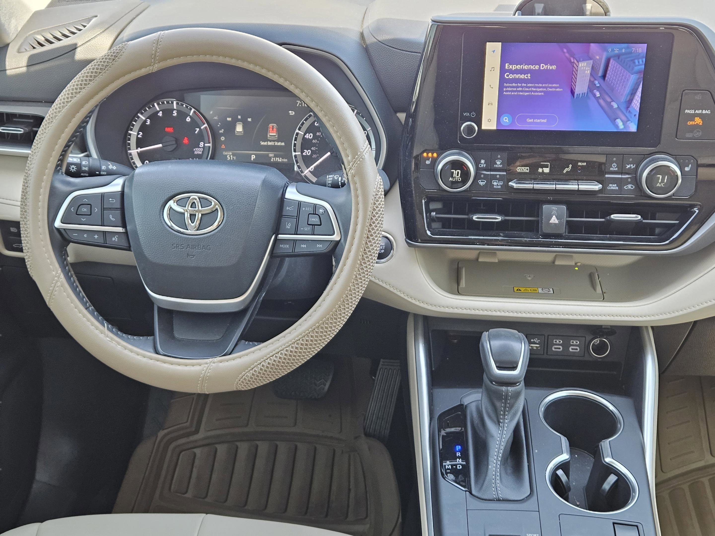 Used 2023 Toyota Highlander XLE image 27