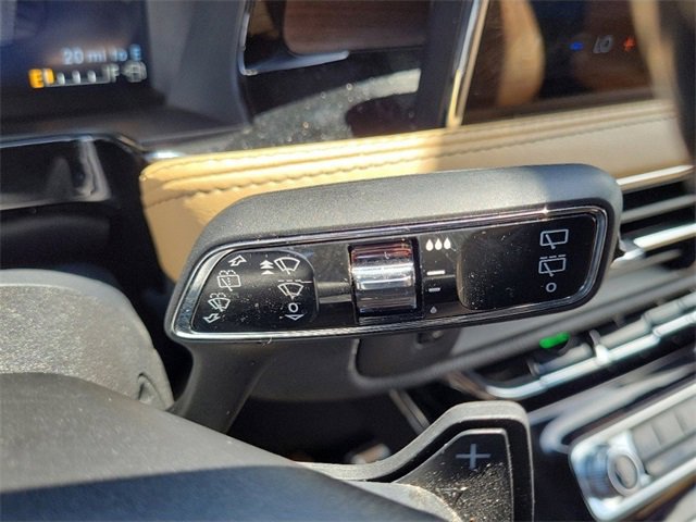 Certified 2023 Lincoln Corsair Reserve image 12