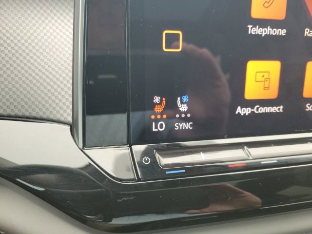 Used 2024 Volkswagen Atlas Peak Edition SE image 11