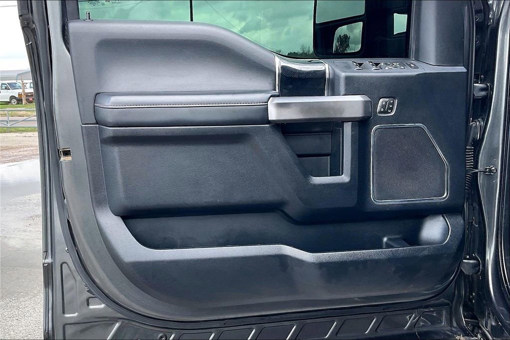 Used 2020 Ford F250 Platinum w/ FX4 Off-Road Package AWD/4WD image 17