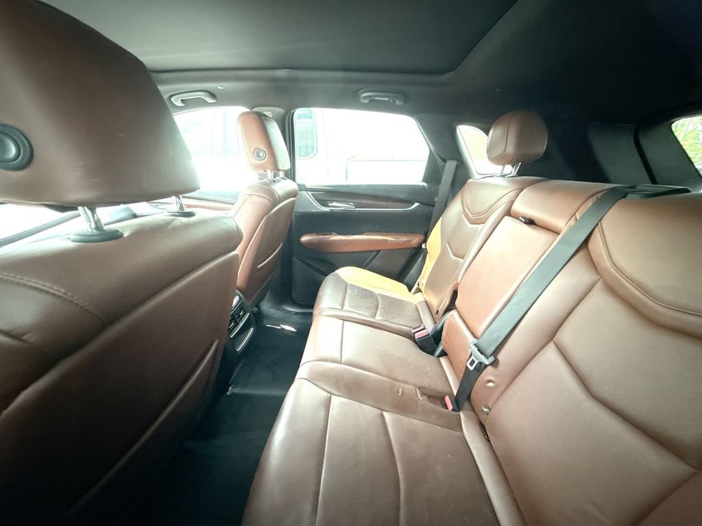 Used 2021 Cadillac XT5 Premium Luxury w/ LPO, Premium Carpet Package AWD/4WD image 10