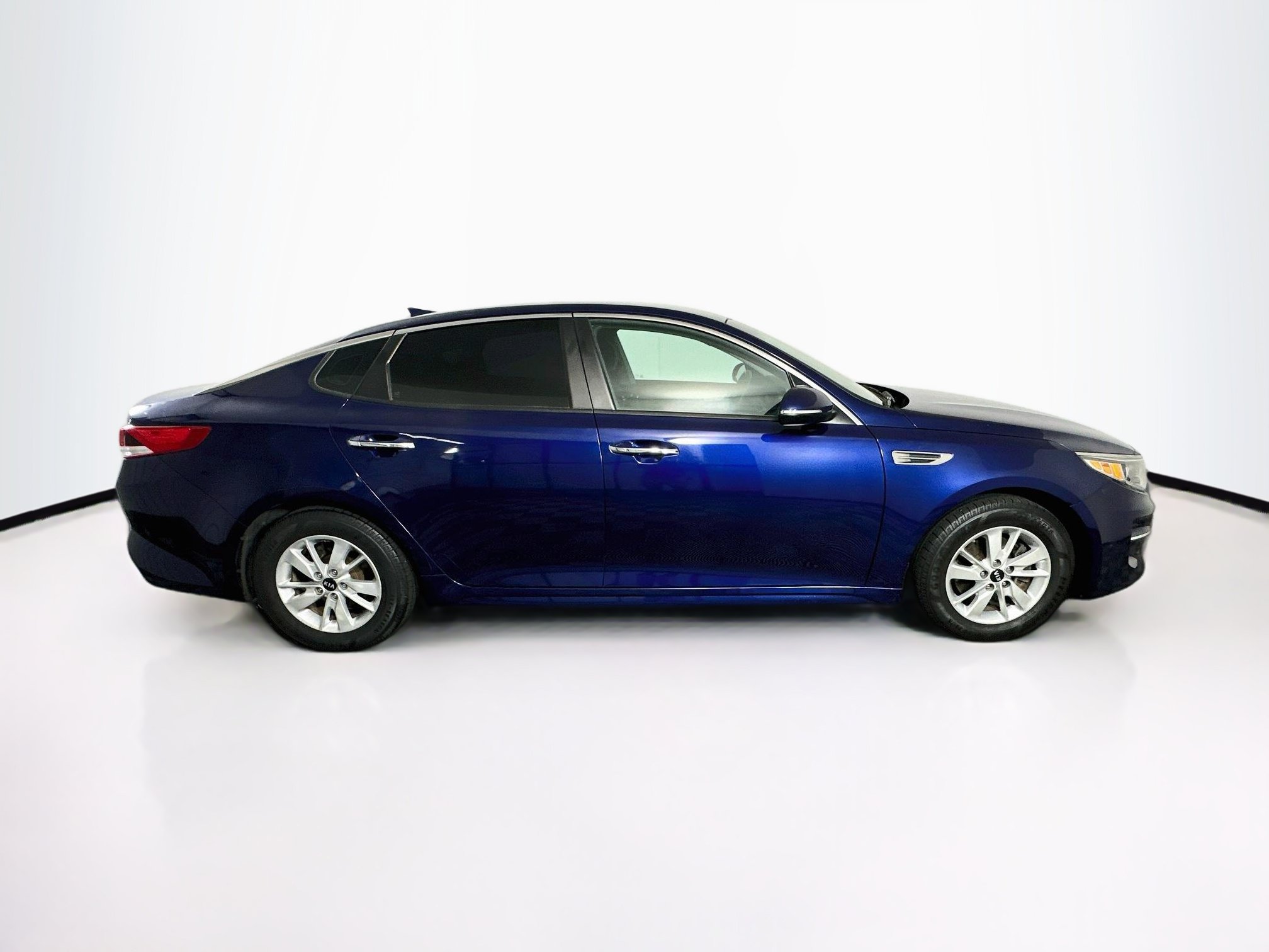 Used 2018 Kia Optima LX FWD image 10