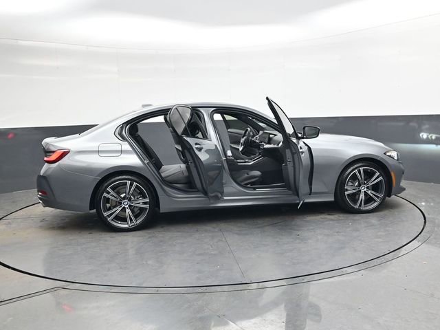 Used 2023 BMW 330i Sedan w/ Driving Assistance Package image 35